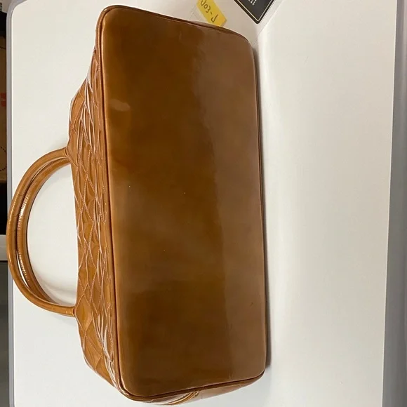 CHANEL Tan Quilted Shoulder Bag - Picture 7 of 11